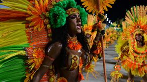 La magia desborda el Sambódromo de Rio de Janeiro en cierre de los desfiles