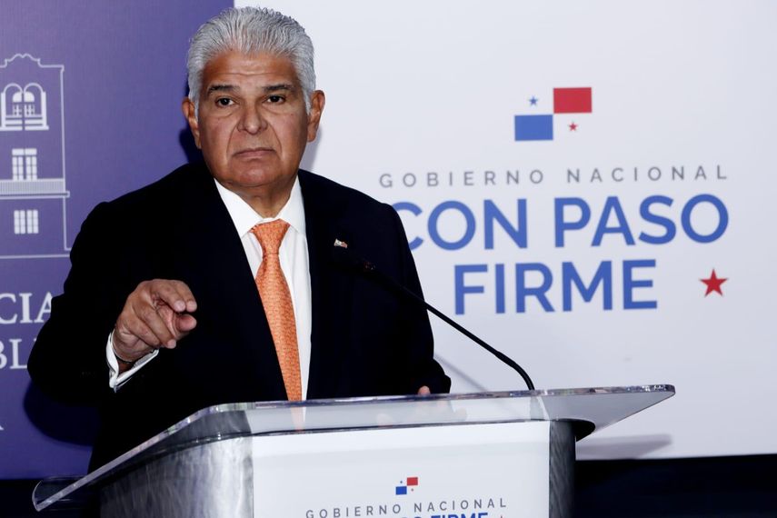 Mulino sobre marina privada de Louis Sola: Mulino sobre marina privada de Louis Sola: