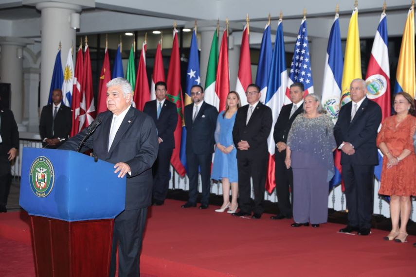 Mulino comparte con Cuerpo Diplomático un mensaje de integración regional