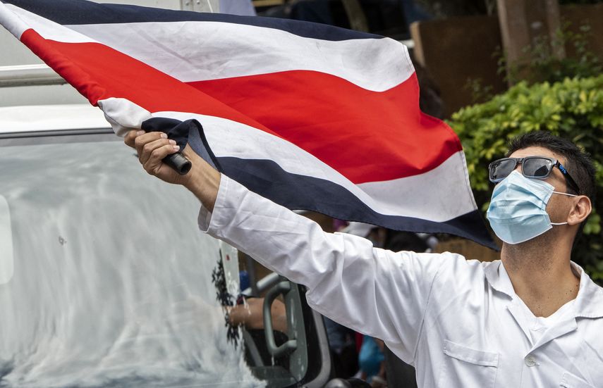 El desempleo en Costa Rica en este periodo fue más alto entre las mujeres (16%) que entre los hombres (8,7%). 