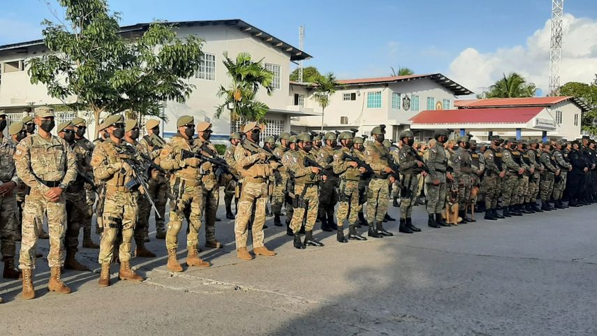 El ministro de Seguridad Pública (MINSEG), Juan Manuel Pino, aseguró que los ascensos en la Fuerza Pública están regulados a través de los Decretos Ejecutivo 899 en la Policía Nacional, 900 para el Servicio Nacional Aeronaval y 901 para el Servicio Nacional de Fronteras del año 2020