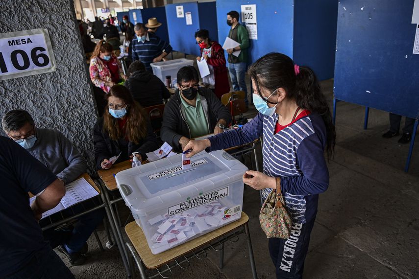 Chile decide si aprueba o rechaza una nueva Constitución 