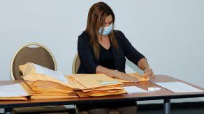 17 empresas farmacéuticas participaron en licitación de medicamentos