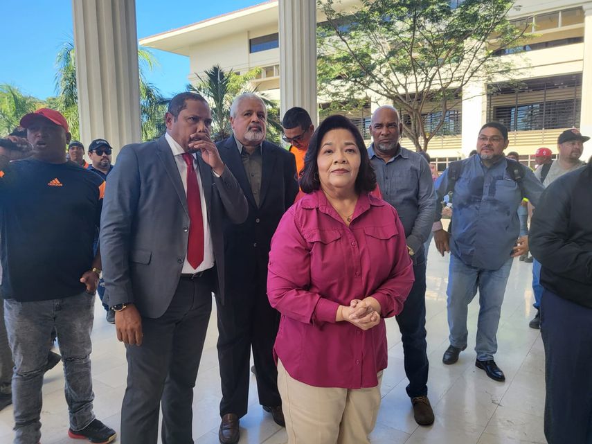 Precandidata Maribel Gordón inicia recolección de firmas