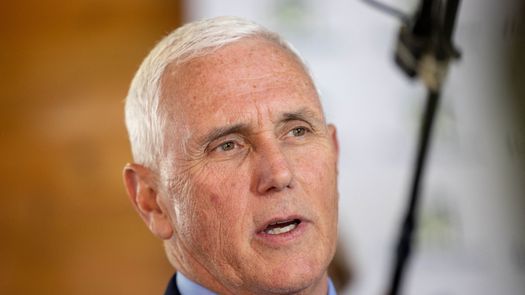 Mike Pence competirá con Donald Trump en primarias 2024