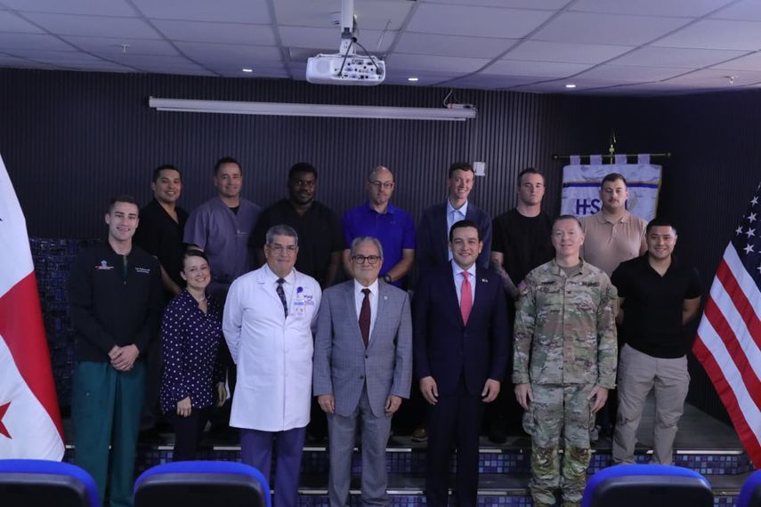 Minsa recibe misión médica del Comando Sur para reforzar hospitales en Panamá