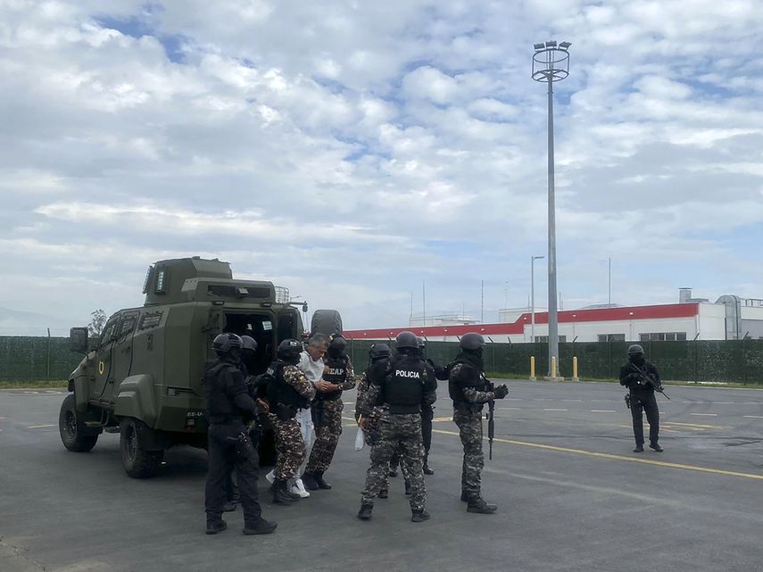 Gobiernos de Latinoamérica apoyan a México tras asalto a su Embajada en Quito