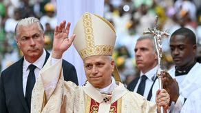 Papa León XIV cierra gira africana con fuerte mensaje político y social