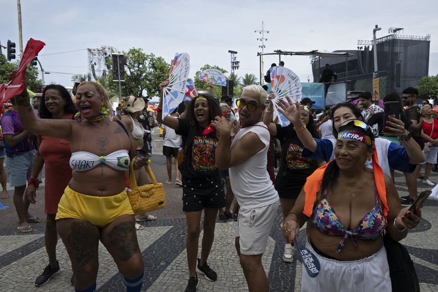 Rio de Janeiro en modo Shakira antes del megashow de la colombiana en Copacabana