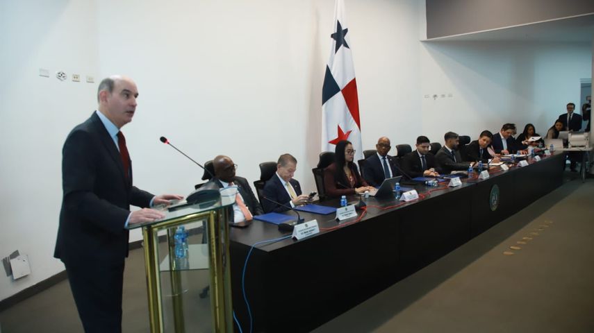 Proyecto de sustancia económica avanza con la presentación del primer bloque de modificaciones