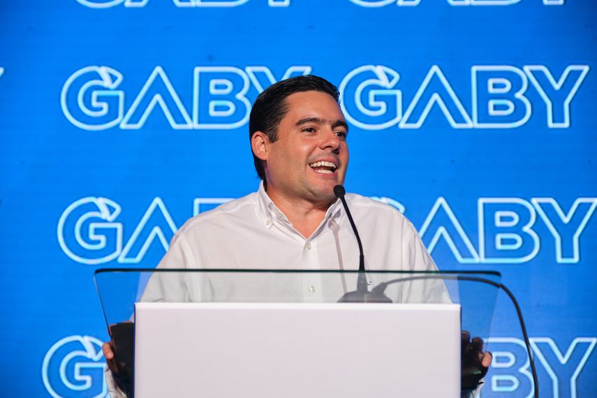 El exvicepresidente de la República, José Gabriel "Gaby" Carrizo Jaén, solicitó formalmente su incorporación al Parlamento Centroamericano (Parlacen) como diputado, conforme lo establece el artículo 2, párrafo tercero del Tratado Constitutivo de dicha entidad regional. El exvicepresidente de la República, José Gabriel "Gaby" Carrizo Jaén, solicitó formalmente su incorporación al Parlamento Centroamericano (Parlacen) como diputado, conforme lo establece el artículo 2, párrafo tercero del Tratado Constitutivo de dicha entidad regional.