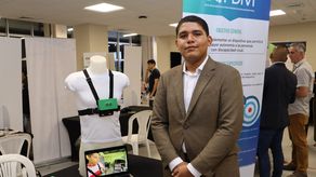 Estudiante de la UTP presenta dispositivo para personas con discapacidad visual