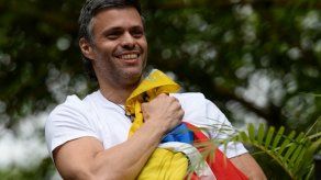 Opositor Leopoldo López denuncia persecución de Maduro