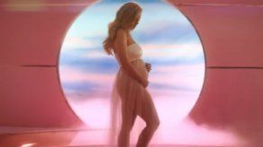 La cantante Katy Perry revela que está embarazada en su último videoclip