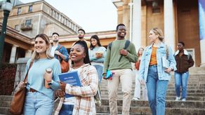 Cancillería ofrece becas para estudios en Italia