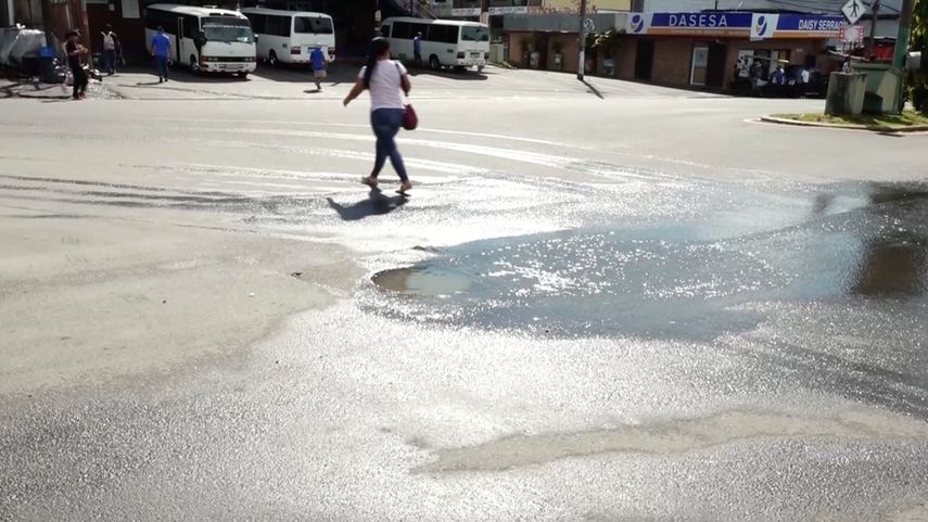 En mesas de trabajo se ha mencionado que el sistema de alcantarillado de Paso Canoas se quedó pequeño para la gran cantidad de comercios.