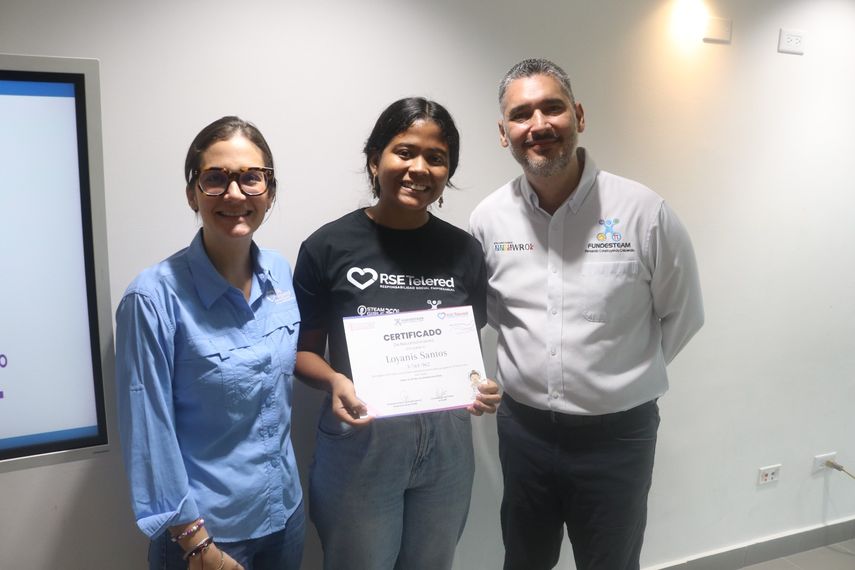 Jóvenes panameñas se empoderan en ciencia y tecnología con el programa STEAM Girls 360. Jóvenes panameñas se empoderan en ciencia y tecnología con el programa STEAM Girls 360.