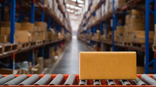 Empresas de paquetería europeas suspenden envíos a EE.UU. por aranceles de Trump