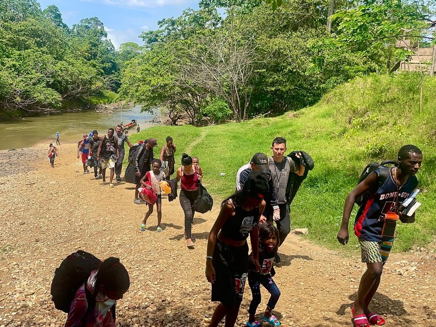 Migrantes continúan atravesando la selva del Darién en busca de sueño americano. Migrantes continúan atravesando la selva del Darién en busca de sueño americano.