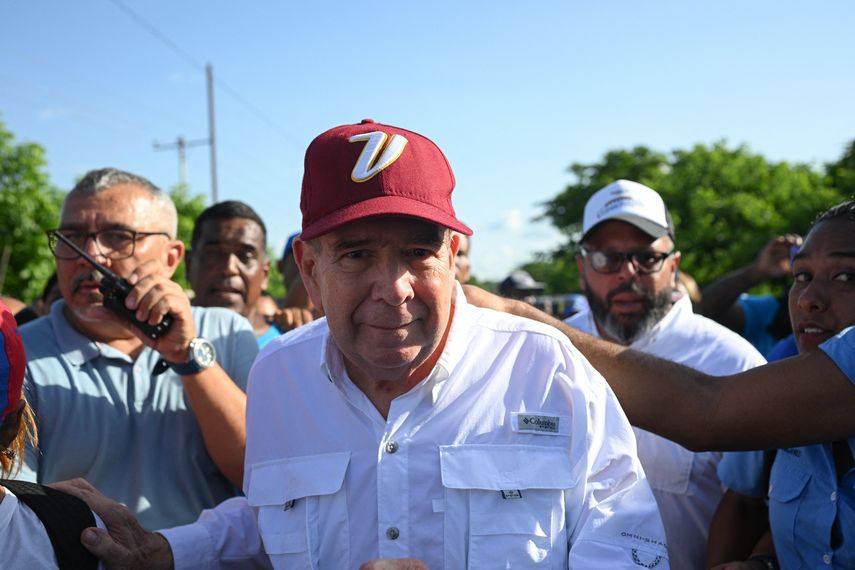 Edmundo González dice que abandonó Venezuela para evitar dolor a su país
