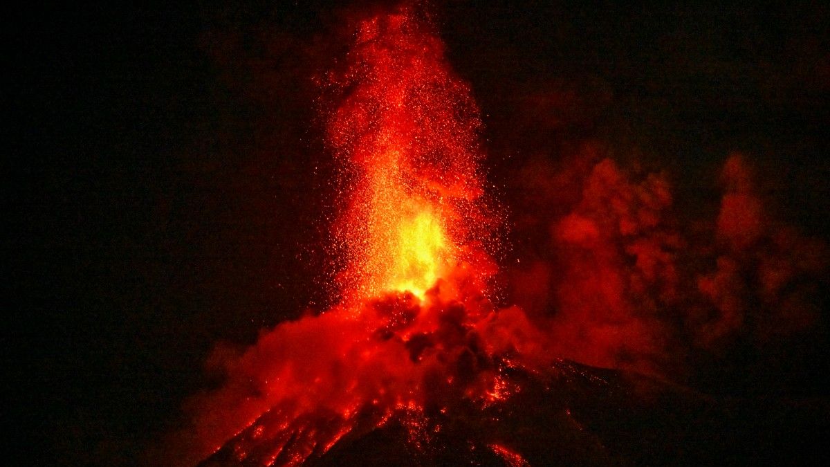 Guatemala declara alerta de peligro por erupción del volcán de Fuego Guatemala declara alerta de peligro por erupción del volcán de Fuego