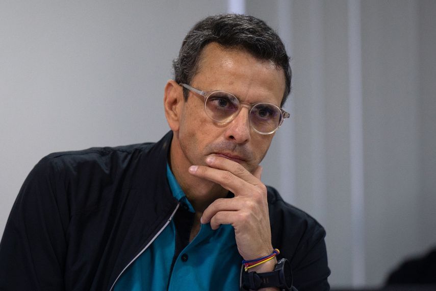 Capriles: Trabajadores en Venezuela hacen malabares para sobrevivir