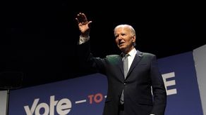 Biden cede y renuncia a su candidatura presidencial