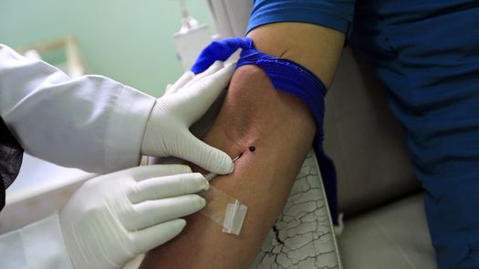 Francia permitirá que homosexuales donen sangre sin condiciones