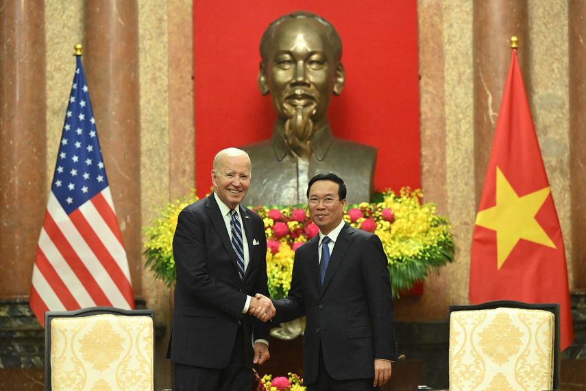 Joe Biden cierra visita a Vietnam con reuniones empresariales y homenajes. | Foto: AFP Joe Biden cierra visita a Vietnam con reuniones empresariales y homenajes. | Foto: AFP