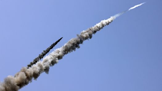Israel bombardea cargamento de armas iraníes en puerto de Siria
