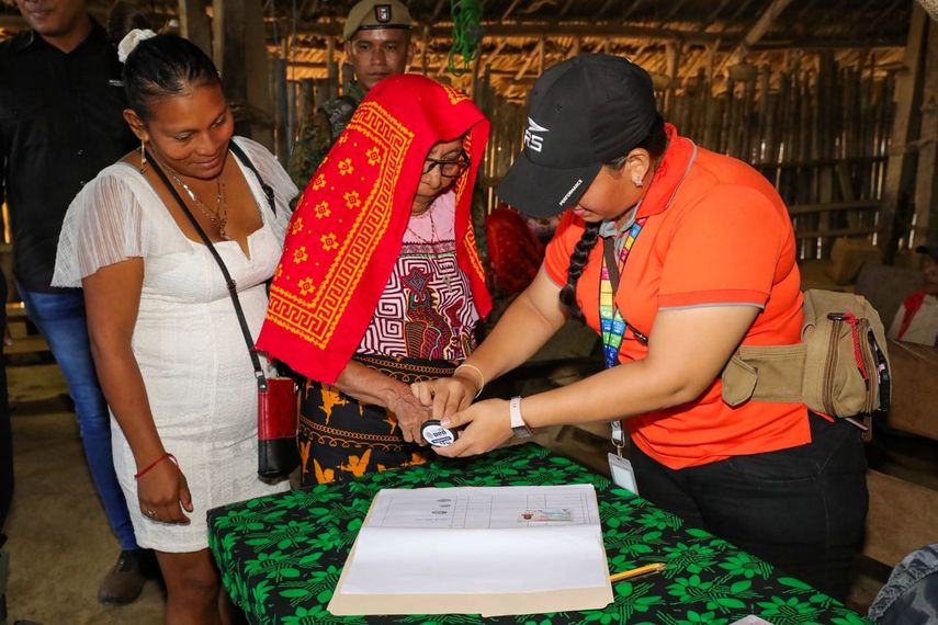 Un total de 30,566 panameños y panameñas de escasos recursos comenzarán a recibir el tercer pago de los Programas de Transferencias Monetarias Condicionadas (PTMC) desde este lunes 19 hasta el viernes 23 de agosto. Un total de 30,566 panameños y panameñas de escasos recursos comenzarán a recibir el tercer pago de los Programas de Transferencias Monetarias Condicionadas (PTMC) desde este lunes 19 hasta el viernes 23 de agosto.