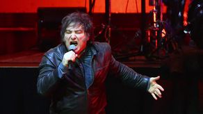 Milei da un concierto de rock en medio de una tormenta política