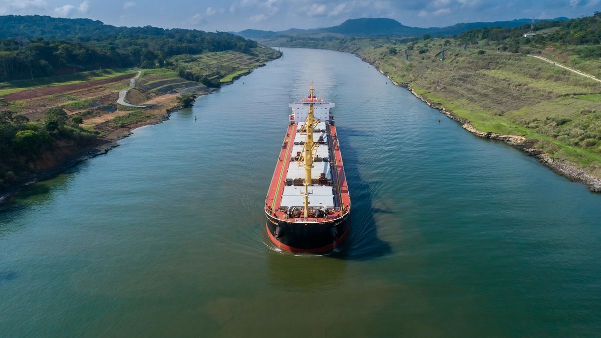 ONU alerta que las crisis en canales de Suez y Panamá pueden aumentar