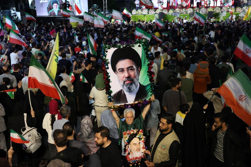 Iraníes despiden a su selección rumbo al Mundial 2026 entre cánticos de Irán, Irán