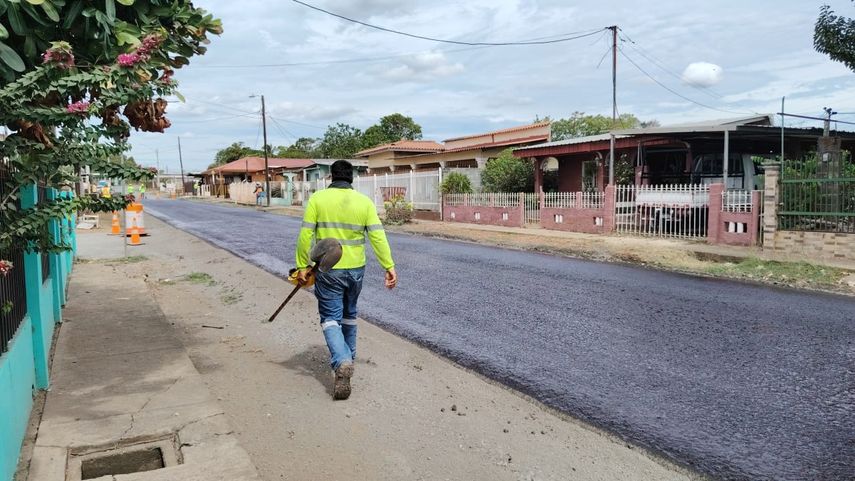 El MOP reporta que rehabilitación de calles en Aguadulce alcanza 22.25 % de avance