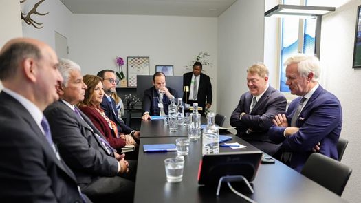 Los economistas aplauden los resultados de la agenda de Mulino en Davos. Los economistas aplauden los resultados de la agenda de Mulino en Davos.