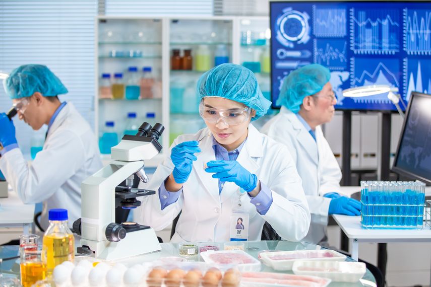 El Departamento de Agricultura de Estados Unidos revisó y aprobó las etiquetas de Upside Foods y Good Meat, dijo un portavoz a la AFP. Las empresas añadieron que esa carne de pollo estaría pronto disponible en algunos restaurantes. El Departamento de Agricultura de Estados Unidos revisó y aprobó las etiquetas de Upside Foods y Good Meat, dijo un portavoz a la AFP. Las empresas añadieron que esa carne de pollo estaría pronto disponible en algunos restaurantes.