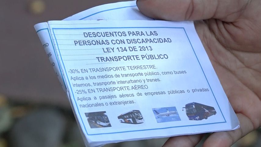 La madre afectada indicó que el conductor del bus con número de unidad 51 de Transportes Urbanos de David se negó a aplicar el descuento que por ley se tiene.&nbsp;
