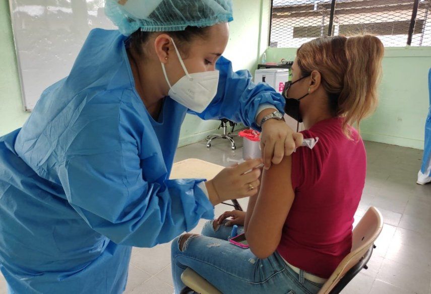 Según el MINSA, en Panamá este domingo se aplicaron 83,510 de la vacuna Pfizer en los puntos de vacunación habilitados.