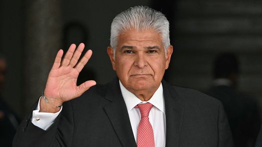 Presidente electo de Panamá toma distancia de su mentor Martinelli
