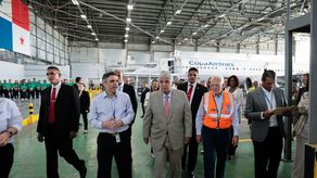 Presidente Mulino recorre talleres y academia de técnicos de Copa Airlines