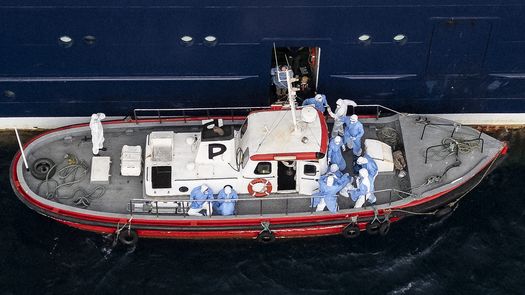 El crucero con hantavirus fondeado en Cabo Verde atracará en el archipiélago español de Canarias, pero tres personas ya fueron evacuadas este miércoles en medio de una alarma sanitaria internacional que, según la OMS, no es comparable con el comienzo de la pandemia de covid-19. El crucero con hantavirus fondeado en Cabo Verde atracará en el archipiélago español de Canarias, pero tres personas ya fueron evacuadas este miércoles en medio de una alarma sanitaria internacional que, según la OMS, no es comparable con el comienzo de la pandemia de covid-19.