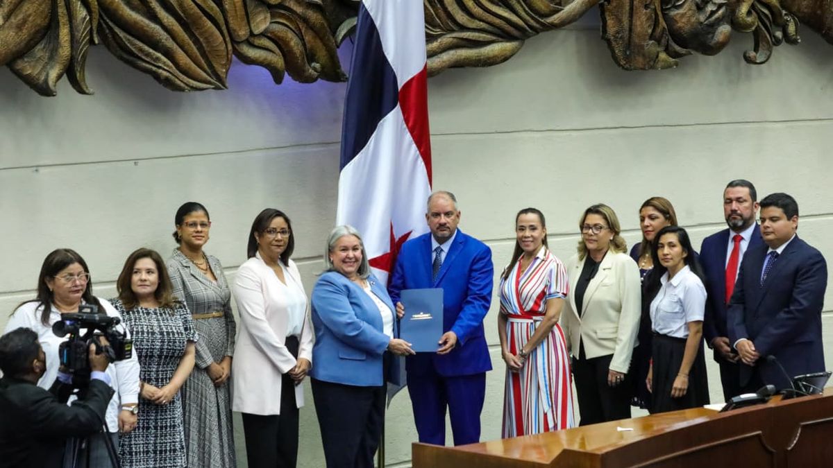 Proyecto que busca eliminar al Ministerio de la Mujer fue presentada ante la Asamblea Proyecto que busca eliminar al Ministerio de la Mujer fue presentada ante la Asamblea