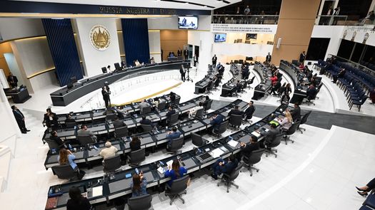 El Salvador, segundo país que intenta salir del Parlacen, el primero fue Panamá y no pudo