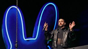 Bad Bunny es escogido por la revista Billboard como el máximo artista latino del siglo XXI