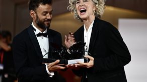 Actriz colombiana Margarita Rosa de Francisco fue galardonada en el festival de Venecia