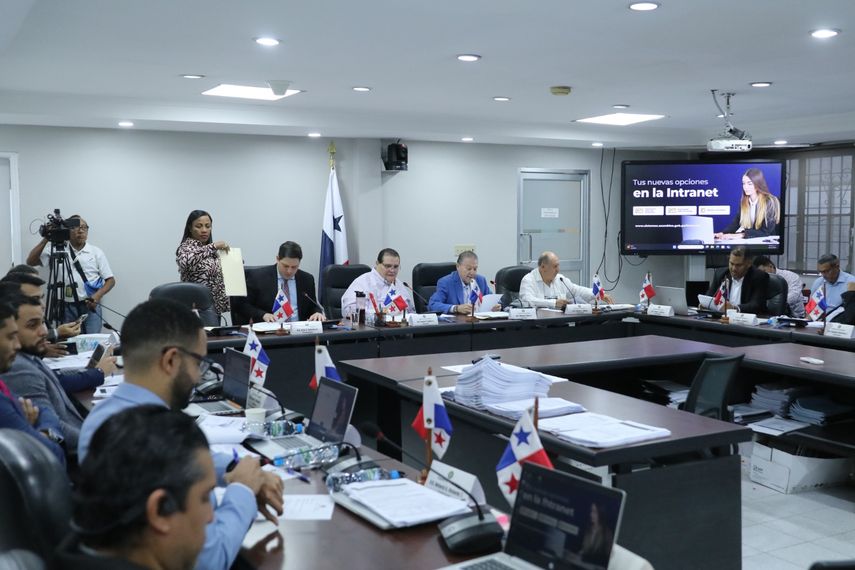 Comisión de Presupuesto aprueba traslado de partida por más de $21 millones al Minsa