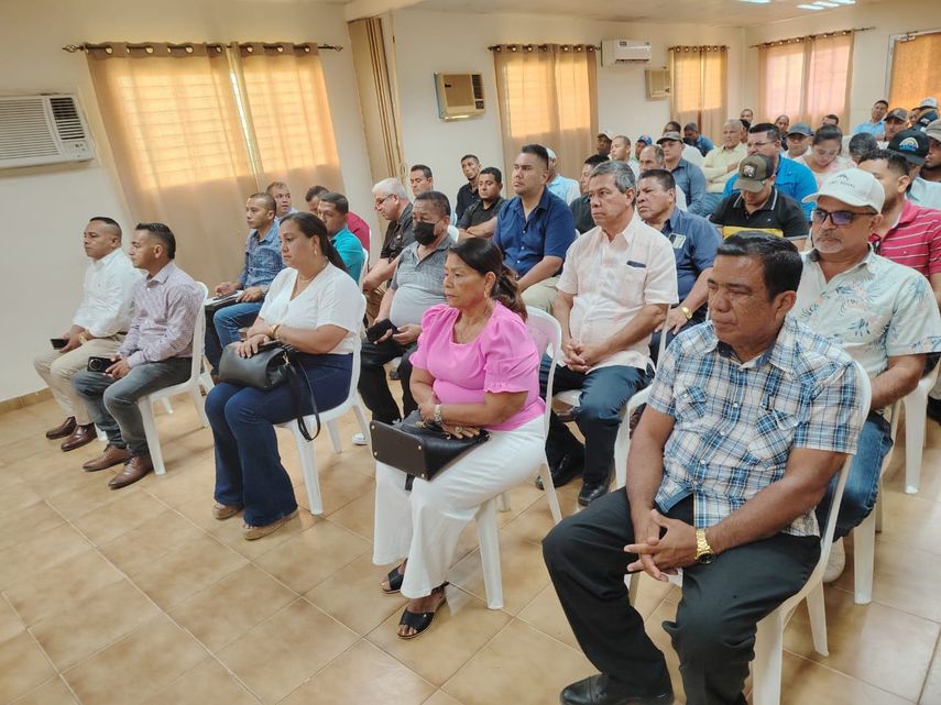 Bancada de Representantes de Realizando Metas, apoya proyecto de reformas a la CSS