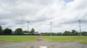 Se reanudan los trabajos en el estadio Tomás Altamirano Duque