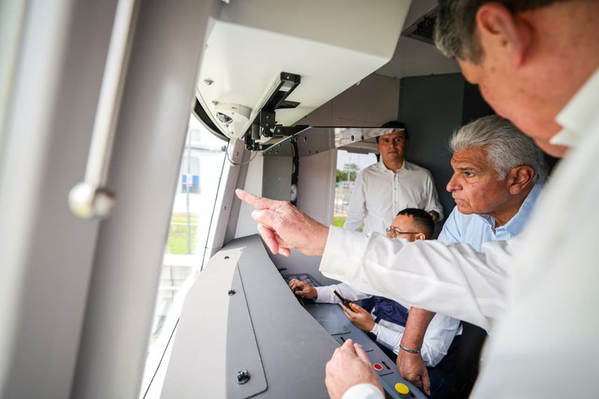 Mulino hizo recorrido de prueba en la Línea 3 del Metro que presenta 77% de avance